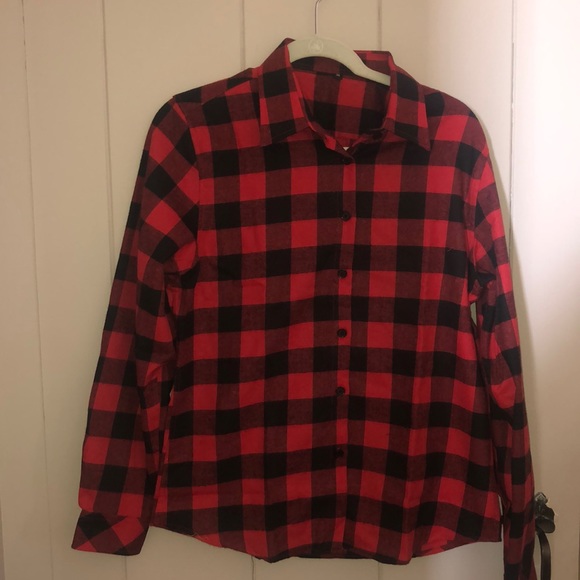Tops - 🌺4/$20 or 5/$25🌺Red & Black Plaid Flannel Long Sleeve